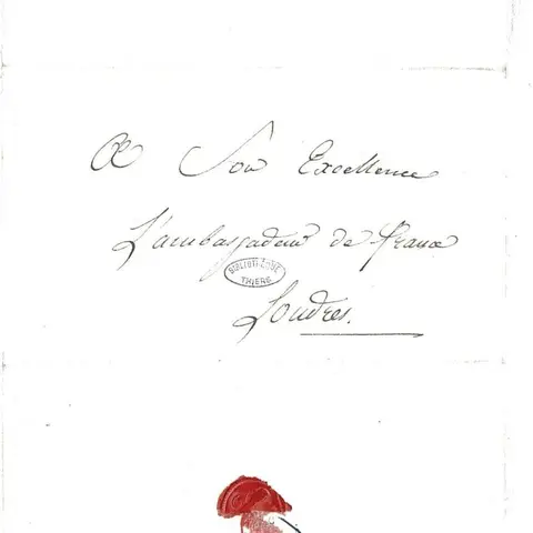 Ms Masson 20-f416v : Rapport des agents français à Londres : enveloppe adressée à l’ambassadeur de France à Londres, avec le sceau (Ms Masson 20, f° 416v)